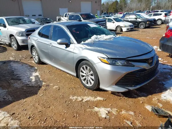 4T1B11HK6KU688756 2019 TOYOTA CAMRY - Image 1