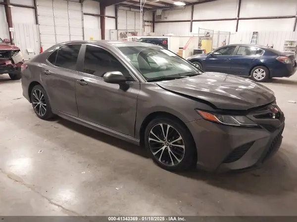 4T1B11HK6KU697036 2019 TOYOTA CAMRY - Image 1