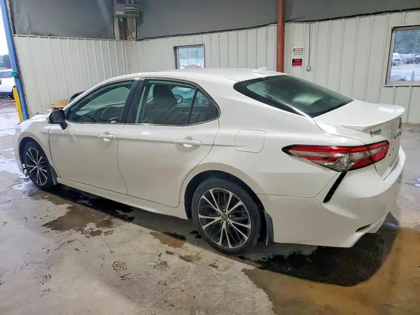 4T1B11HK6KU702591 2019 TOYOTA CAMRY - Image 2