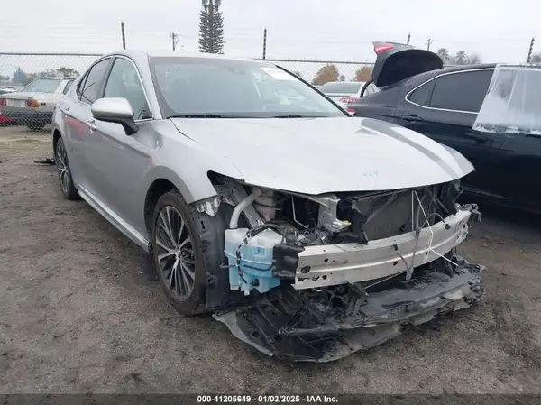 4T1B11HK6KU710786 2019 TOYOTA CAMRY - Image 1