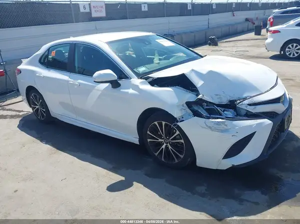 4T1B11HK6KU713686 2019 TOYOTA CAMRY - Image 1