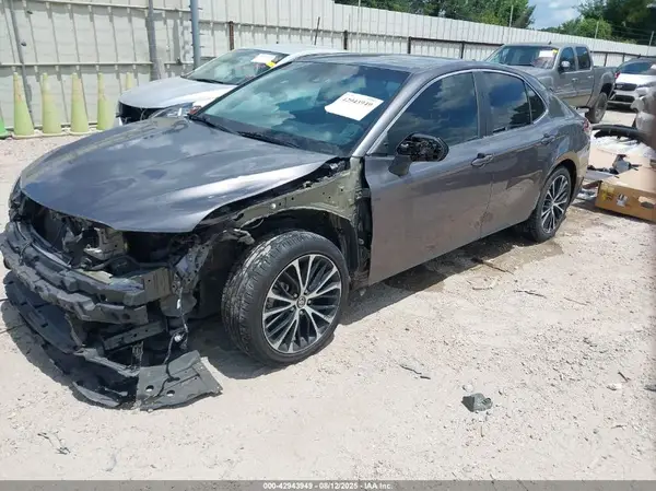 4T1B11HK6KU715731 2019 TOYOTA CAMRY - Image 2
