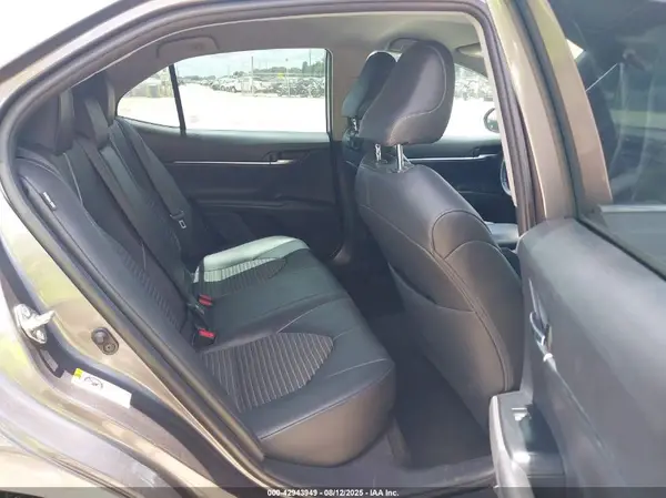 4T1B11HK6KU715731 2019 TOYOTA CAMRY - Image 8