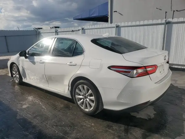 4T1B11HK6KU718208 2019 TOYOTA CAMRY - Image 2