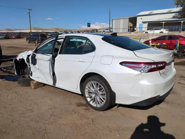 4T1B11HK6KU722422 2019 TOYOTA CAMRY - Image 2