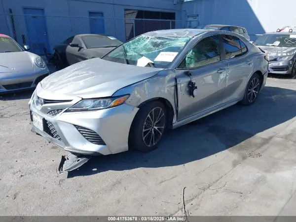 4T1B11HK6KU726910 2019 TOYOTA CAMRY - Image 2