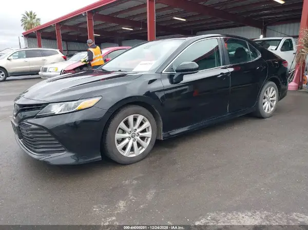 4T1B11HK6KU729872 2019 TOYOTA CAMRY - Image 2