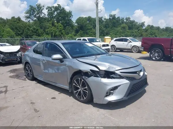 4T1B11HK6KU731394 2019 TOYOTA CAMRY - Image 1