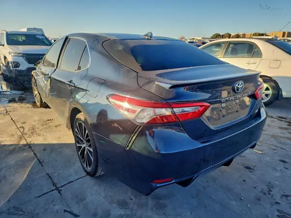 4T1B11HK6KU731766 2019 TOYOTA CAMRY - Image 2