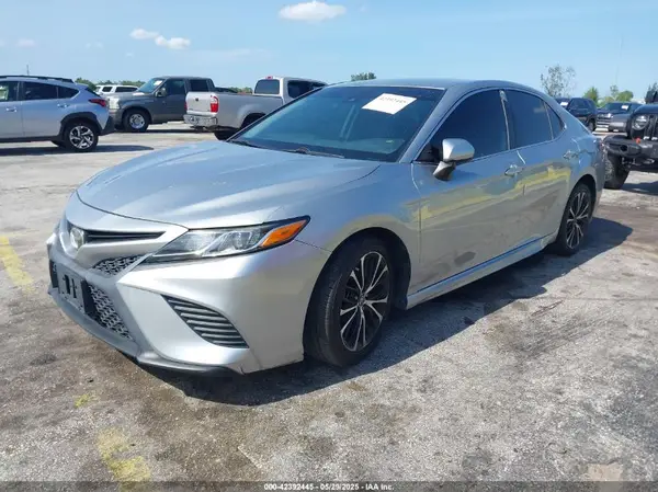 4T1B11HK6KU741715 2019 TOYOTA CAMRY - Image 2