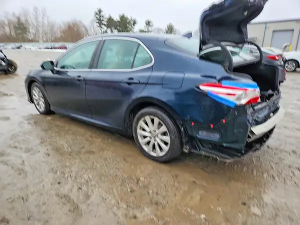4T1B11HK6KU745702 2019 TOYOTA CAMRY - Image 2