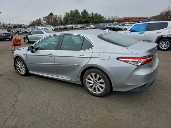 4T1B11HK6KU752620 2019 TOYOTA CAMRY - Image 2