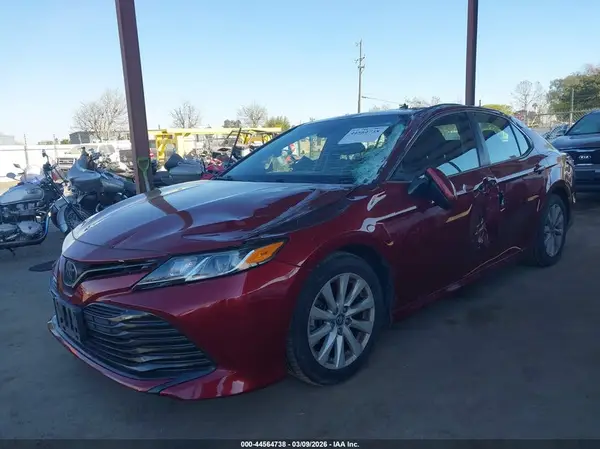 4T1B11HK6KU753878 2019 TOYOTA CAMRY - Image 2