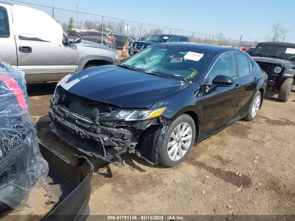 4T1B11HK6KU754058 2019 TOYOTA CAMRY - Image 2
