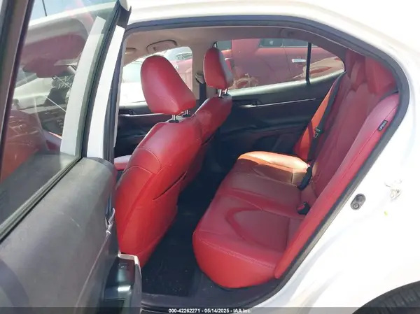 4T1B11HK6KU754349 2019 TOYOTA CAMRY - Image 8