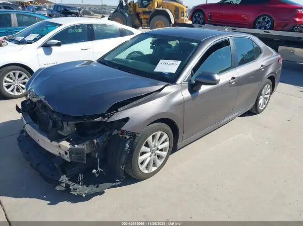 4T1B11HK6KU759583 2019 TOYOTA CAMRY - Image 2