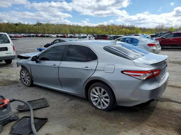 4T1B11HK6KU761771 2019 TOYOTA CAMRY - Image 2