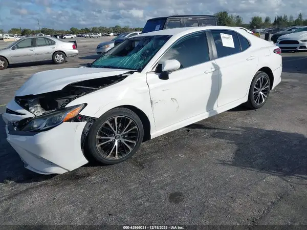 4T1B11HK6KU765206 2019 TOYOTA CAMRY - Image 2