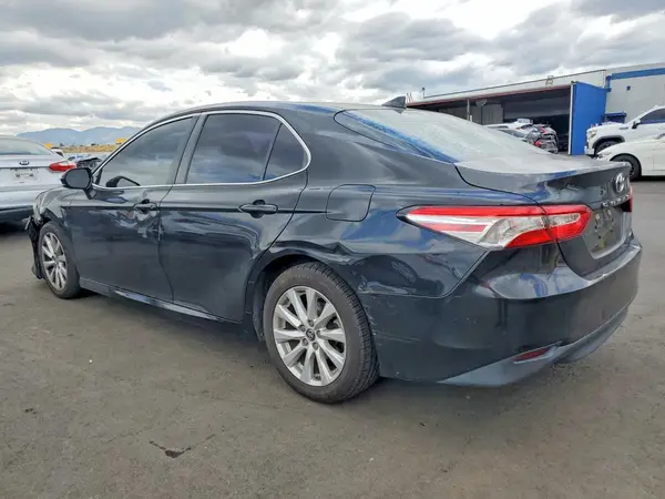 4T1B11HK6KU768963 2019 TOYOTA CAMRY - Image 2