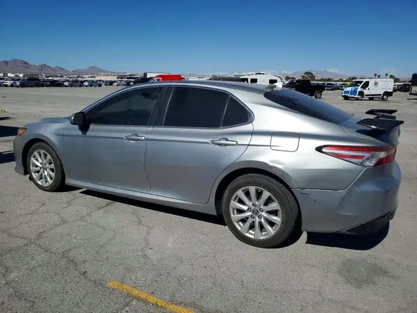 4T1B11HK6KU770843 2019 TOYOTA CAMRY - Image 2