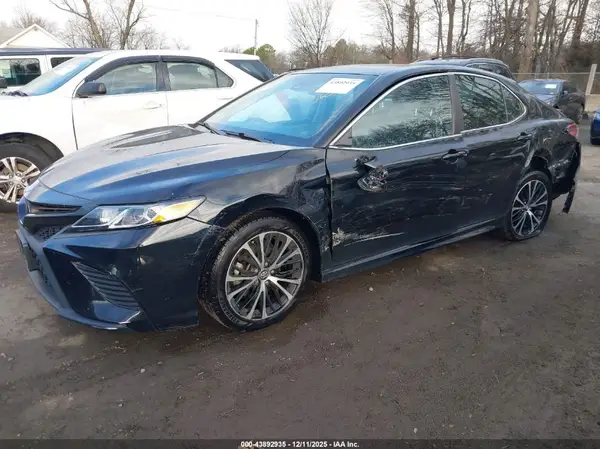 4T1B11HK6KU771104 2019 TOYOTA CAMRY - Image 2