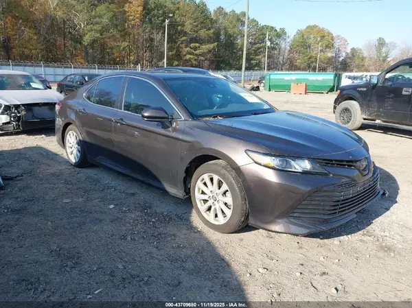 4T1B11HK6KU774276 2019 TOYOTA CAMRY - Image 1