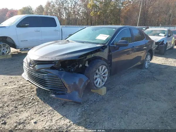 4T1B11HK6KU774276 2019 TOYOTA CAMRY - Image 2