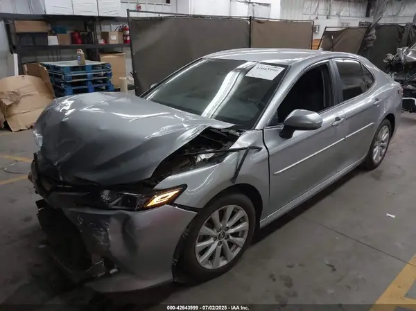 4T1B11HK6KU782054 2019 TOYOTA CAMRY - Image 2