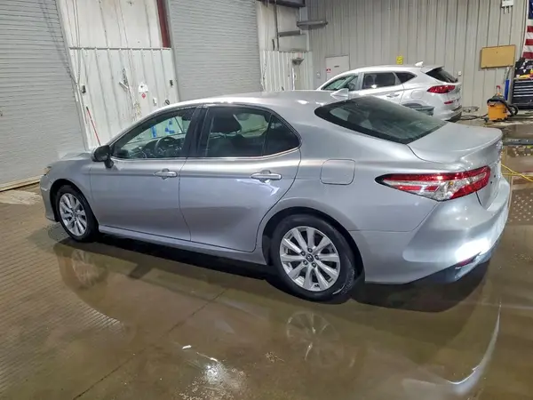 4T1B11HK6KU782281 2019 TOYOTA CAMRY - Image 2