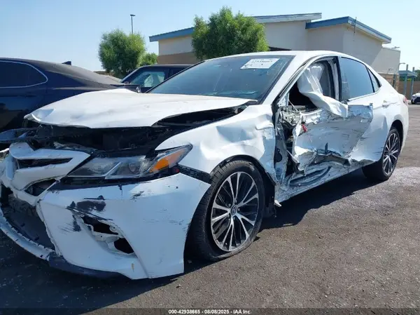 4T1B11HK6KU783396 2019 TOYOTA CAMRY - Image 2
