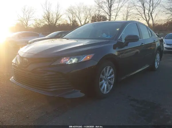 4T1B11HK6KU787626 2019 TOYOTA CAMRY - Image 2