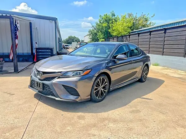 4T1B11HK6KU794401 2019 TOYOTA CAMRY - Image 2