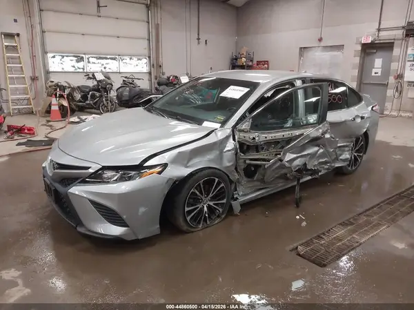 4T1B11HK6KU795385 2019 TOYOTA CAMRY - Image 2