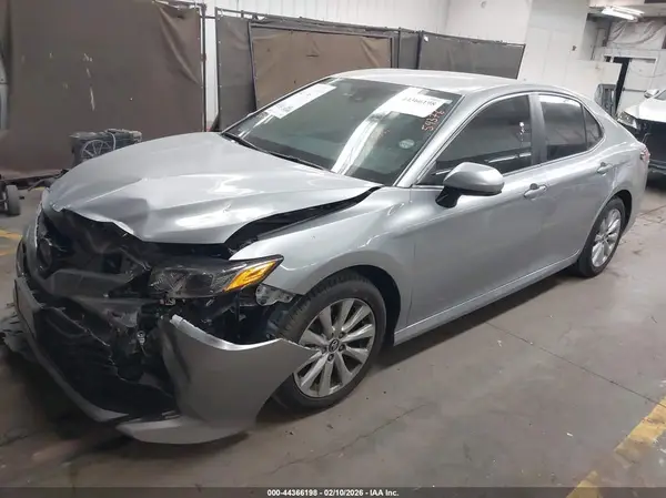 4T1B11HK6KU796147 2019 TOYOTA CAMRY - Image 2