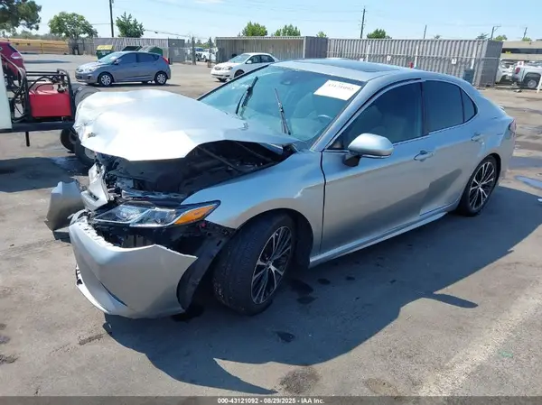 4T1B11HK6KU798318 2019 TOYOTA CAMRY - Image 2