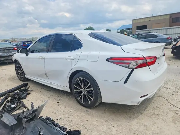 4T1B11HK6KU802996 2019 TOYOTA CAMRY - Image 2