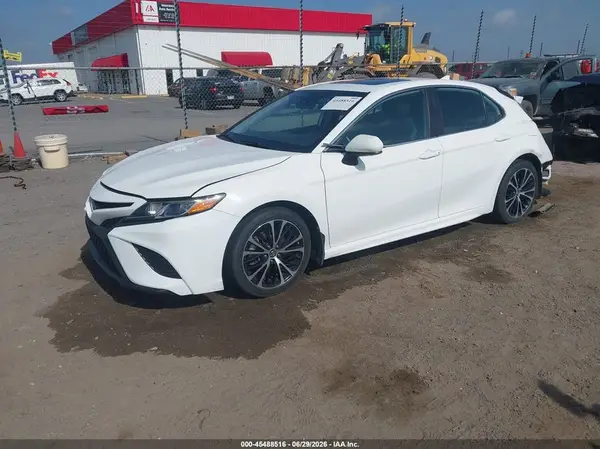 4T1B11HK6KU805557 2019 TOYOTA CAMRY - Image 2