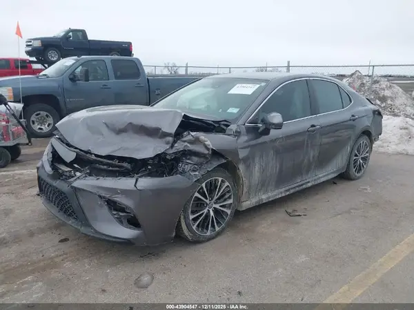 4T1B11HK6KU806336 2019 TOYOTA CAMRY - Image 2