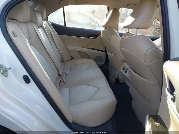 4T1B11HK6KU808863 2019 TOYOTA CAMRY - Image 8