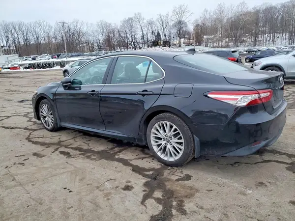 4T1B11HK6KU814565 2019 TOYOTA CAMRY - Image 2