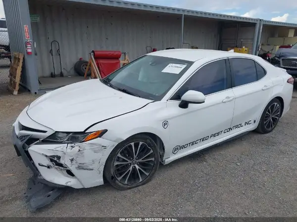 4T1B11HK6KU818941 2019 TOYOTA CAMRY - Image 2
