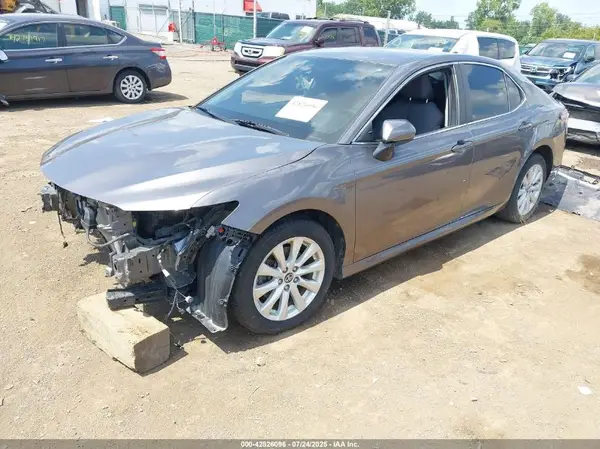 4T1B11HK6KU820477 2019 TOYOTA CAMRY - Image 2