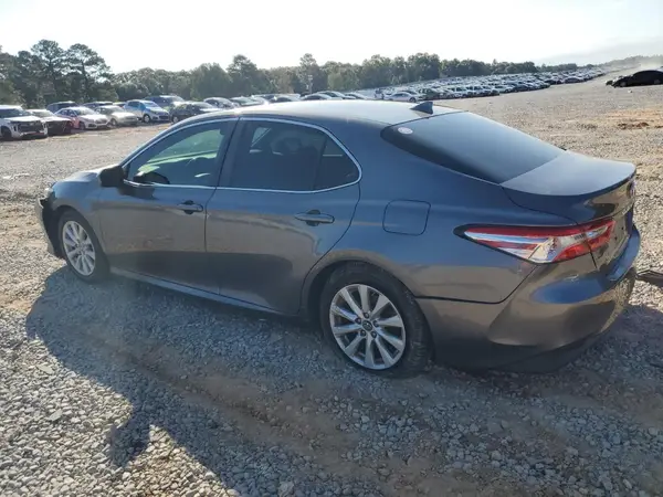 4T1B11HK6KU820737 2019 TOYOTA CAMRY - Image 2