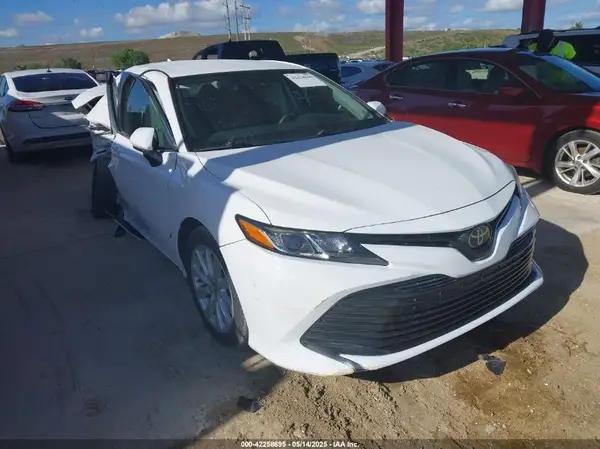 4T1B11HK6KU821600 2019 TOYOTA CAMRY - Image 1