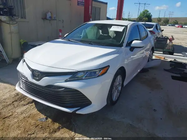 4T1B11HK6KU821600 2019 TOYOTA CAMRY - Image 2