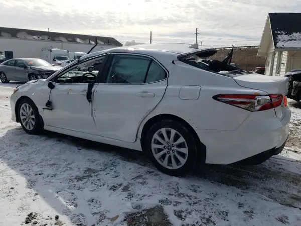 4T1B11HK6KU823217 2019 TOYOTA CAMRY - Image 2