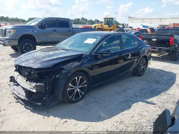 4T1B11HK6KU824125 2019 TOYOTA CAMRY - Image 2