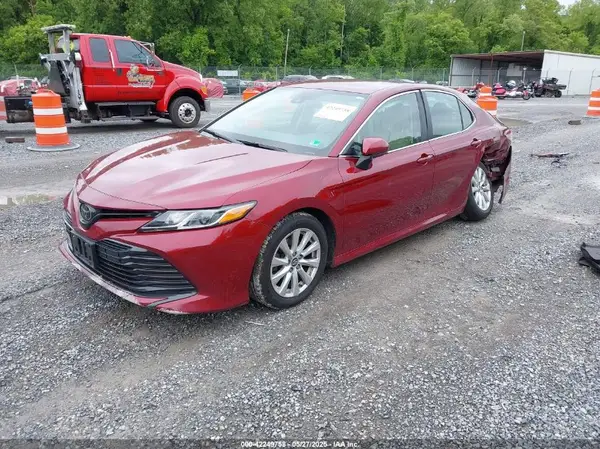 4T1B11HK6KU825971 2019 TOYOTA CAMRY - Image 2
