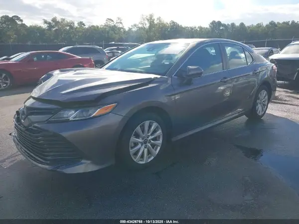 4T1B11HK6KU831382 2019 TOYOTA CAMRY - Image 2