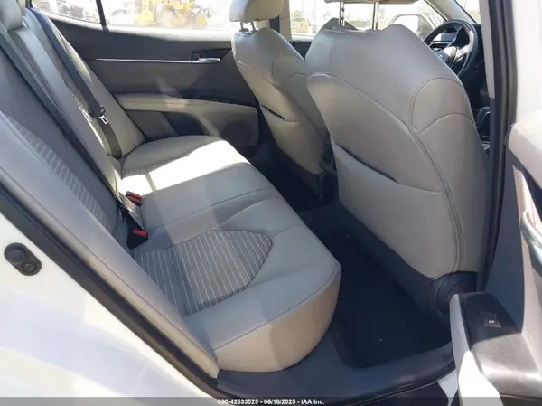 4T1B11HK6KU834282 2019 TOYOTA CAMRY - Image 8